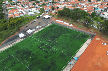 Foto - Prefeitura de Botucatu entregou novo campo de futebol no Jardim Palos Verdes