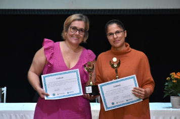 Foto - Premiação da Olimpíada Literária da Língua Portuguesa e da 1ª Olimpíada de Matemática