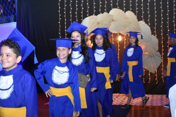 Foto - Formatura de encerramento dos 5º anos do ensino fundamental dia 11 de dezembro de 2024