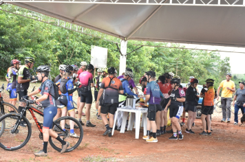 Foto - Prefeitura entrega primeira ciclovia rural as margens da Avenida Odilon Cassetari, que liga a Rodovia Gastão Dal Farra.