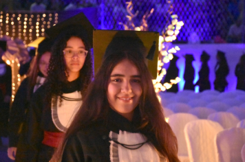 Foto - Formatura de encerramento dos 9º anos do ensino fundamental II e EMEJA dia 13 de dezembro de 2024