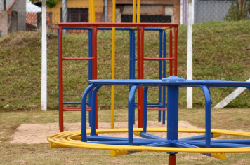 Foto - Escola municipal de educação infantil recebe novo espaço lúdico e parquinho infantil