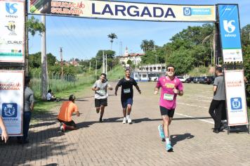 Foto - Secretaria de Educação promoveu 6ª Corrida e Caminhada Educação Solidária