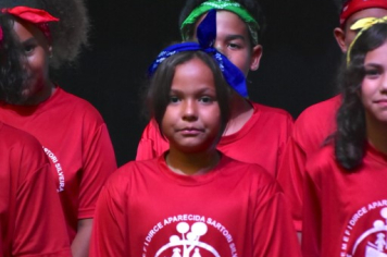 Foto - Premiação da Olimpíada Literária da Língua Portuguesa e da 1ª Olimpíada de Matemática