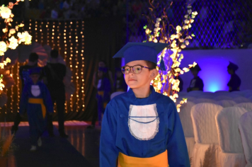 Foto - Formatura de encerramento dos 5º anos do ensino fundamental dia 12 de dezembro de 2024