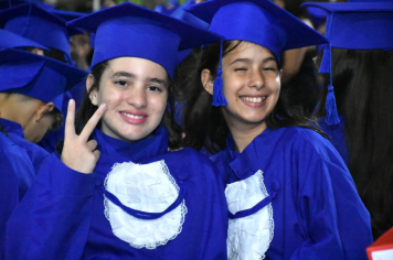 Foto - Formatura de encerramento dos 5º anos do ensino fundamental dia 12 de dezembro de 2024