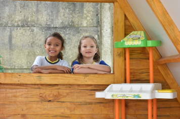 Foto - Escola municipal de educação infantil ganha espaço interativo para os alunos