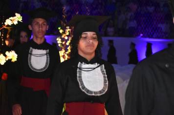 Foto - Formatura de encerramento dos 9º anos do ensino fundamental II e EMEJA dia 13 de dezembro de 2024