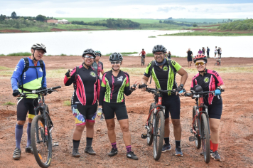 Foto - Prefeitura entrega primeira ciclovia rural as margens da Avenida Odilon Cassetari, que liga a Rodovia Gastão Dal Farra.