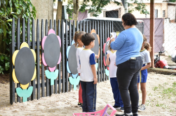 Foto - Escola municipal de educação infantil ganha espaço interativo para os alunos