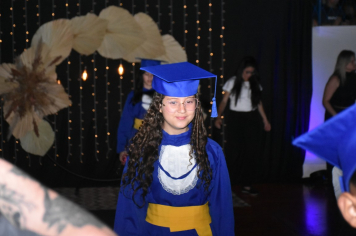 Foto - Formatura de encerramento dos 5º anos do ensino fundamental dia 11 de dezembro de 2024
