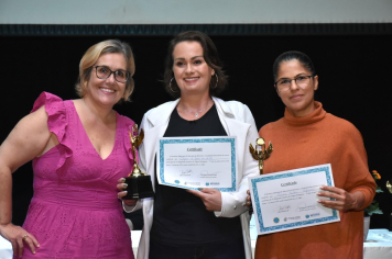 Foto - Premiação da Olimpíada Literária da Língua Portuguesa e da 1ª Olimpíada de Matemática