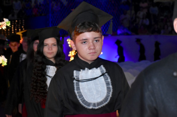 Foto - Formatura de encerramento dos 9º anos do ensino fundamental II e EMEJA dia 13 de dezembro de 2024