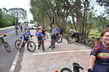 Foto - Prefeitura entrega primeira ciclovia rural as margens da Avenida Odilon Cassetari, que liga a Rodovia Gastão Dal Farra.