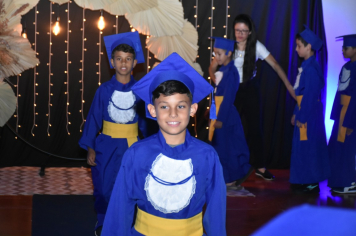 Foto - Formatura de encerramento dos 5º anos do ensino fundamental dia 11 de dezembro de 2024