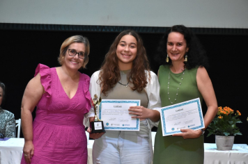Foto - Premiação da Olimpíada Literária da Língua Portuguesa e da 1ª Olimpíada de Matemática