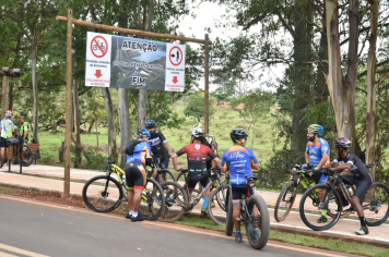 Foto - Prefeitura entrega primeira ciclovia rural as margens da Avenida Odilon Cassetari, que liga a Rodovia Gastão Dal Farra.