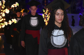 Foto - Formatura de encerramento dos 9º anos do ensino fundamental II e EMEJA dia 13 de dezembro de 2024
