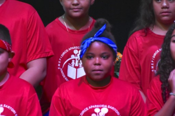 Foto - Premiação da Olimpíada Literária da Língua Portuguesa e da 1ª Olimpíada de Matemática