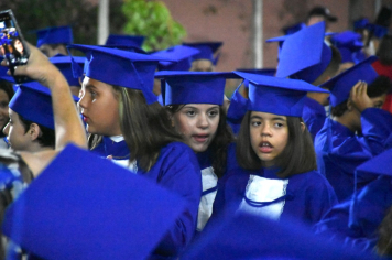 Foto - Formatura de encerramento dos 5º anos do ensino fundamental dia 12 de dezembro de 2024
