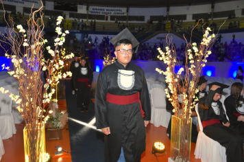 Foto - Formatura de encerramento dos 9º anos do ensino fundamental II e EMEJA dia 13 de dezembro de 2024