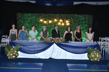 Foto - Formatura de encerramento dos 9º anos do ensino fundamental II e EMEJA dia 13 de dezembro de 2024