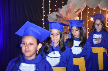 Foto - Formatura de encerramento dos 5º anos do ensino fundamental dia 11 de dezembro de 2024