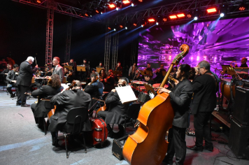 Foto - Botucatu 170 anos - Show Paulo Miklos + Orquestra Sinfônica Municipal de Botucatu + Orquestra Sinfônica Lyra Mojimiriana + Maestro Carlos Lima*