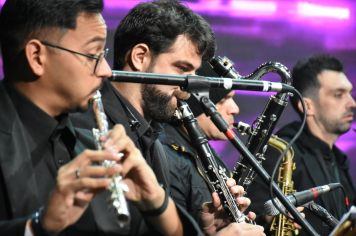 Foto - Botucatu 170 anos - Show Paulo Miklos + Orquestra Sinfônica Municipal de Botucatu + Orquestra Sinfônica Lyra Mojimiriana + Maestro Carlos Lima*