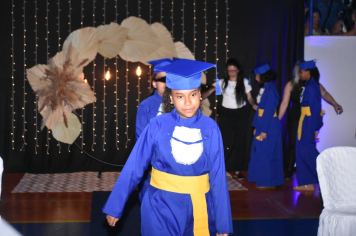 Foto - Formatura de encerramento dos 5º anos do ensino fundamental dia 11 de dezembro de 2024