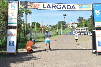 Foto - Secretaria de Educação promoveu 6ª Corrida e Caminhada Educação Solidária