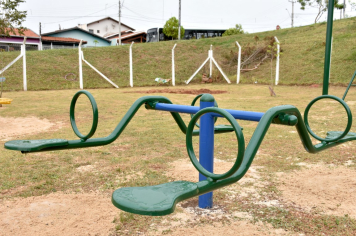 Foto - Escola municipal de educação infantil recebe novo espaço lúdico e parquinho infantil