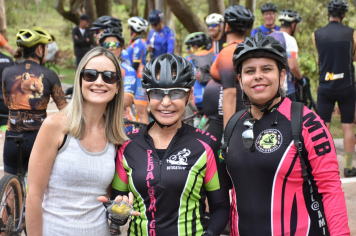 Foto - Prefeitura entrega primeira ciclovia rural as margens da Avenida Odilon Cassetari, que liga a Rodovia Gastão Dal Farra.