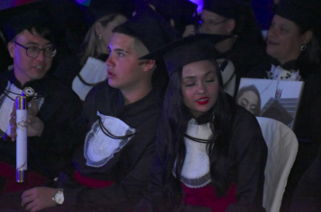 Foto - Formatura de encerramento dos 9º anos do ensino fundamental II e EMEJA dia 13 de dezembro de 2024