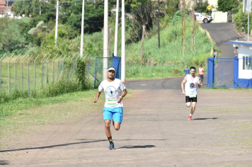 Foto - Secretaria de Educação promoveu 6ª Corrida e Caminhada Educação Solidária