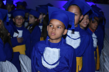 Foto - Formatura de encerramento dos 5º anos do ensino fundamental dia 11 de dezembro de 2024