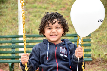 Foto - Escola municipal de educação infantil recebe novo espaço lúdico e parquinho infantil