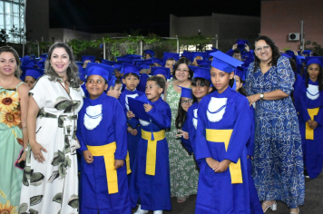 Foto - Formatura de encerramento dos 5º anos do ensino fundamental dia 12 de dezembro de 2024