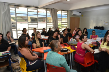 Foto - Estagiários recebem capacitação para serviços de educação especial 