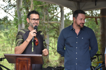 Foto - Prefeitura entrega primeira ciclovia rural as margens da Avenida Odilon Cassetari, que liga a Rodovia Gastão Dal Farra.