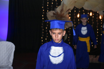 Foto - Formatura de encerramento dos 5º anos do ensino fundamental dia 11 de dezembro de 2024