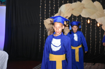 Foto - Formatura de encerramento dos 5º anos do ensino fundamental dia 11 de dezembro de 2024