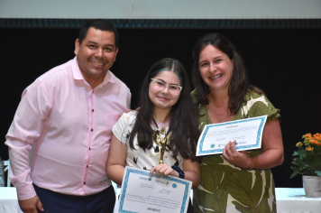 Foto - Premiação da Olimpíada Literária da Língua Portuguesa e da 1ª Olimpíada de Matemática