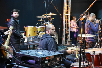 Foto - Botucatu 170 anos - Missa Campal e Show com o cantor Thiago Brado