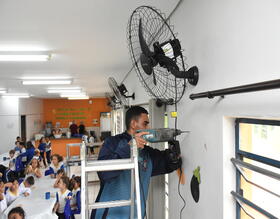 Mais de 400 ventiladores são instalados em escolas de Botucatu