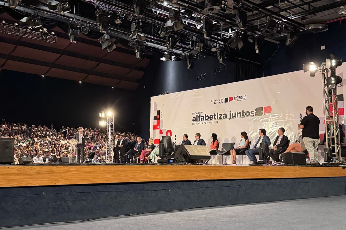 Botucatu recebe prêmio no Programa Alfabetiza Juntos SP