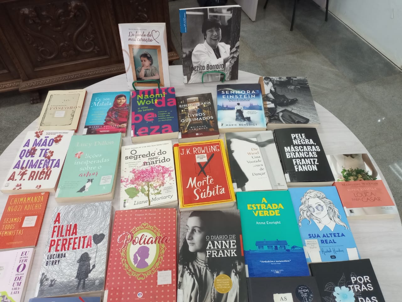 Março na Biblioteca Municipal – Lendo e celebrando mulheres