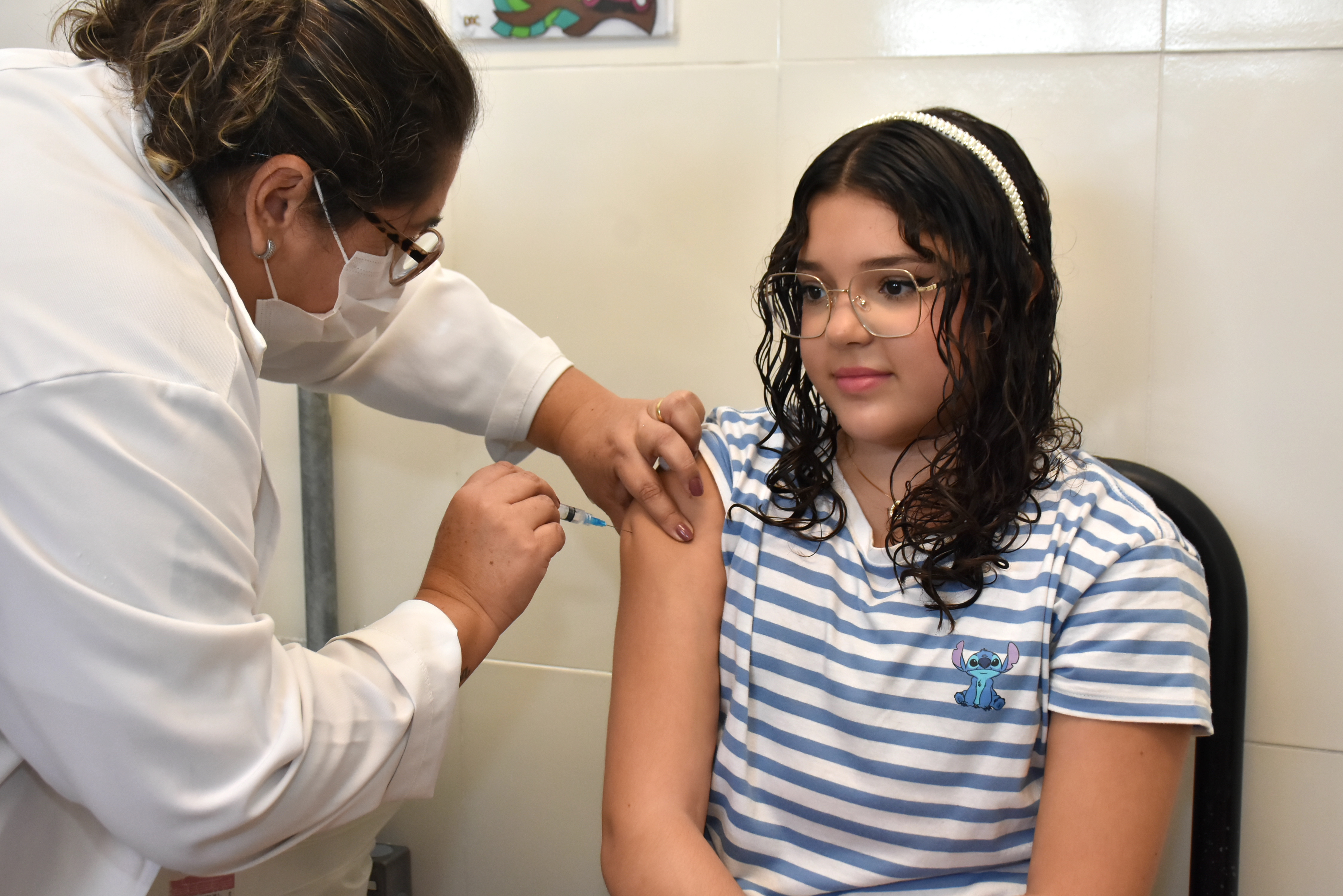 Saúde reforça a importância da vacinação contra a dengue em adolescentes