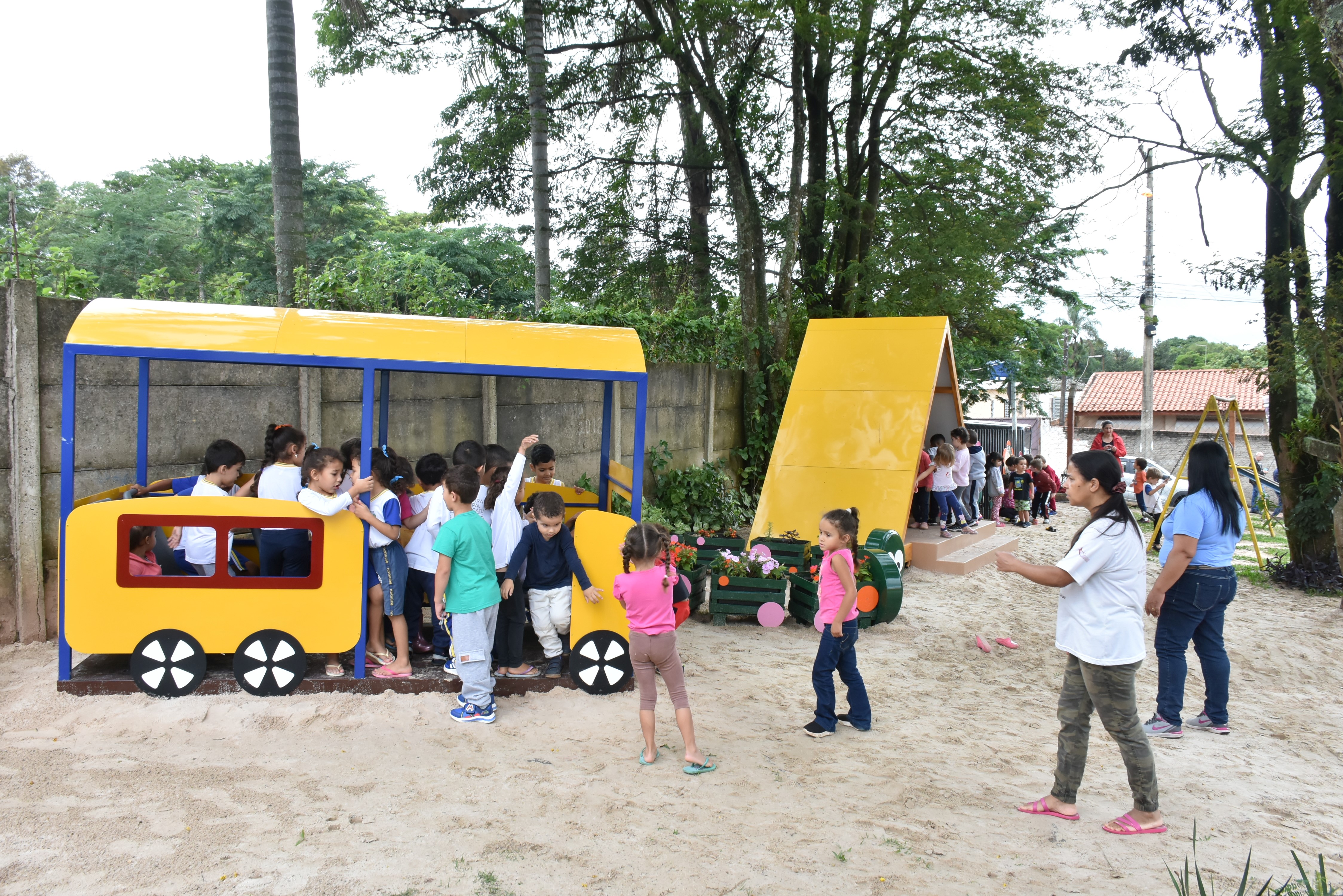 Escola municipal de educação infantil ganha espaço interativo para os alunos