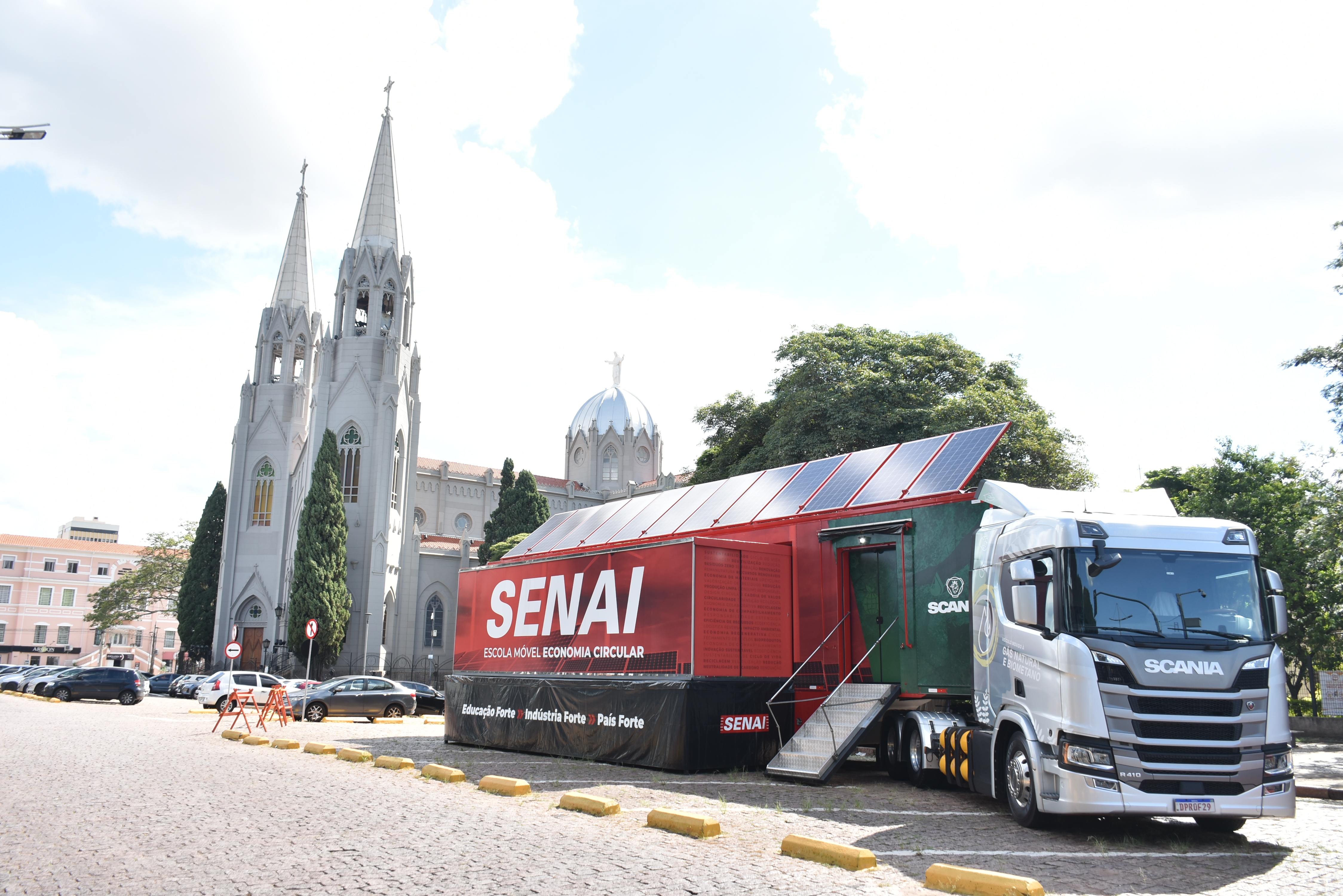 Escola sob rodas do SENAI-SP leva conceitos de Economia Circular para todo o Estado